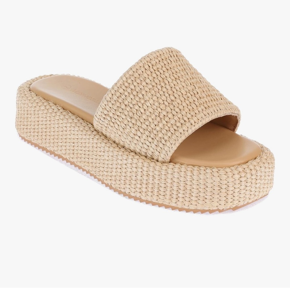 Elegant Beige Woven Slide Sandals